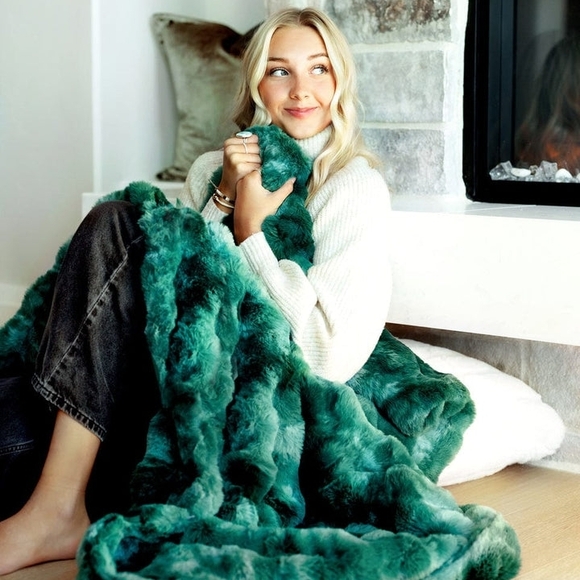 *NEW* Minky Couture Ultra Plush Premium Cloud Eucalyptus Blanket - Picture 2 of 8